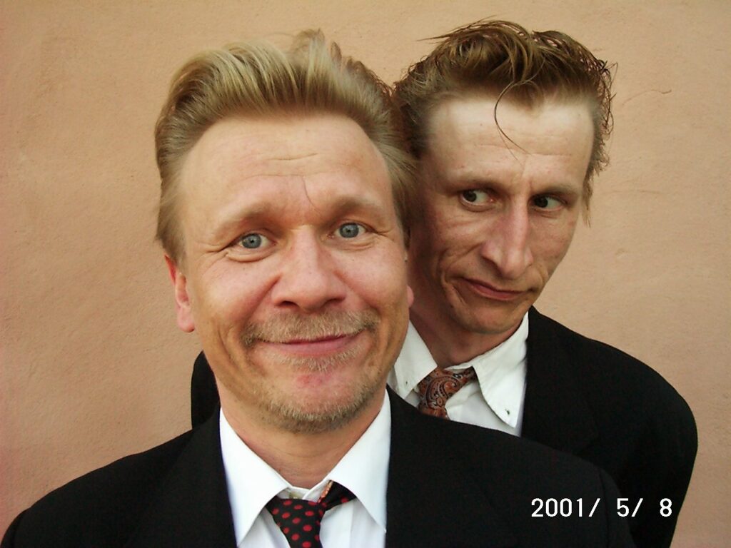 50 faktaa Ranuasta (osa 2) 4 Näyttelijäveljekset Pertti ja Ilkka Koivula harvinaisessa yhteiskuvassa