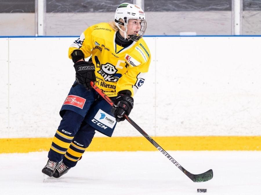 Jenna Pirttijarvi is an ice hockey player from Ranua