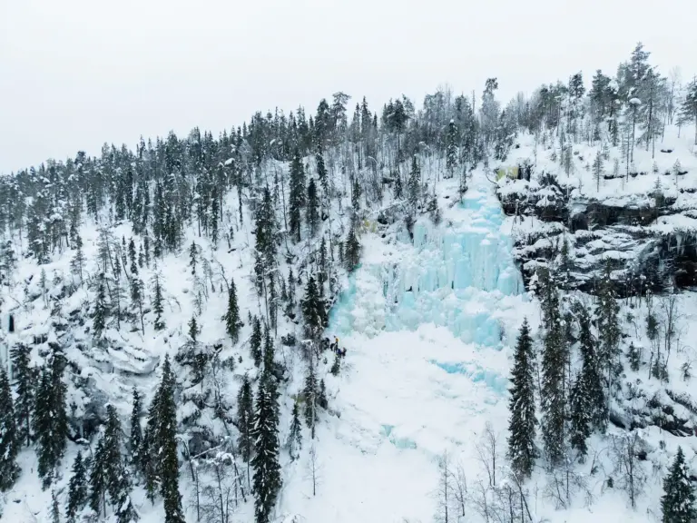 Kororuoma Frozen waterfall